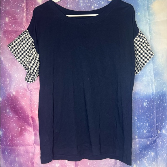 LOFT Tops - Loft short sleeve shirt with plaid sleeves 🛍